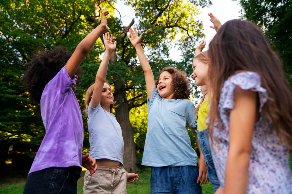 Por que contratar um cuidador de crianças  para ajudar nas férias escolares?